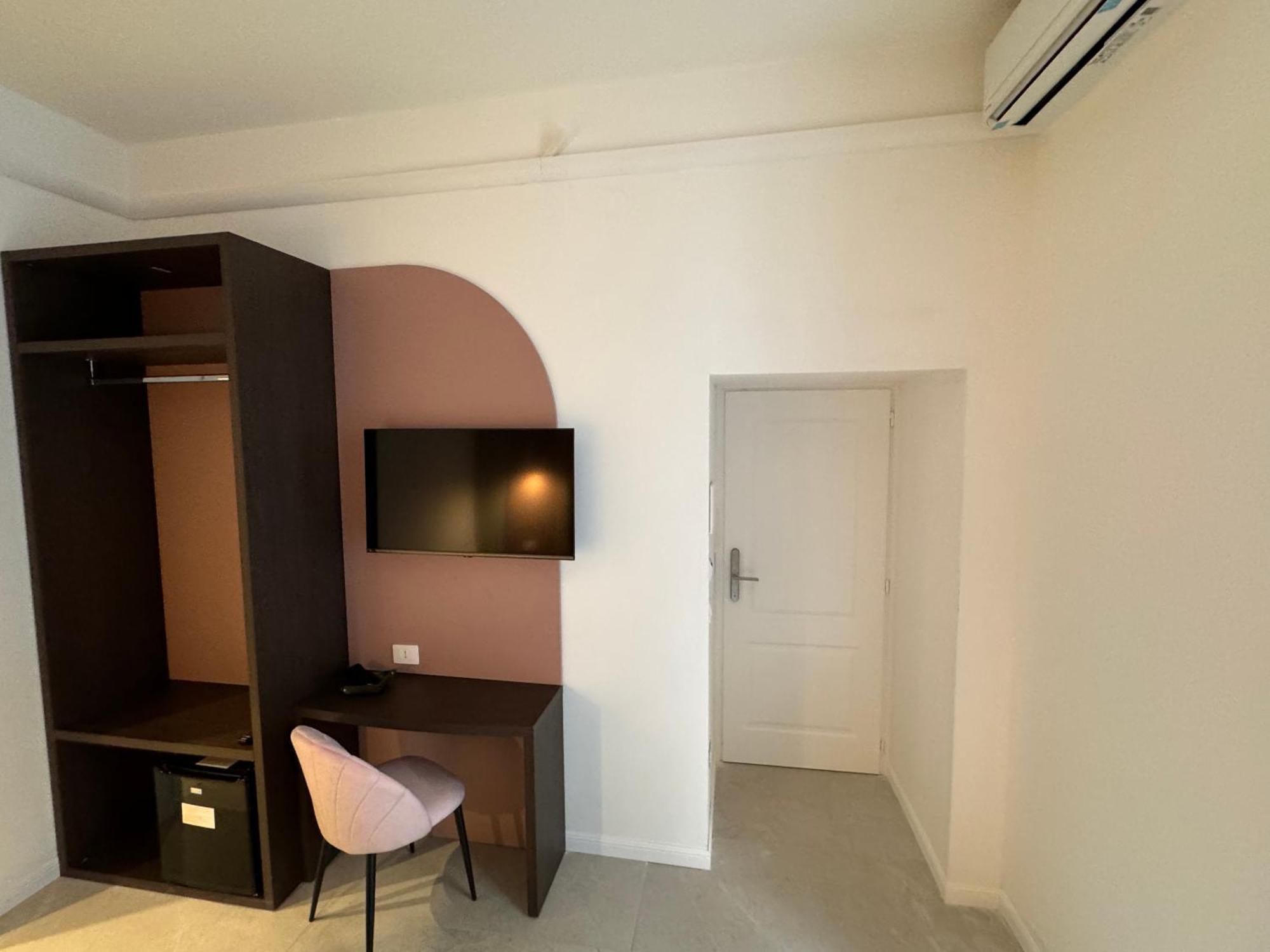 Hotiday Room Collection - Napoli Museo Suite Exterior photo