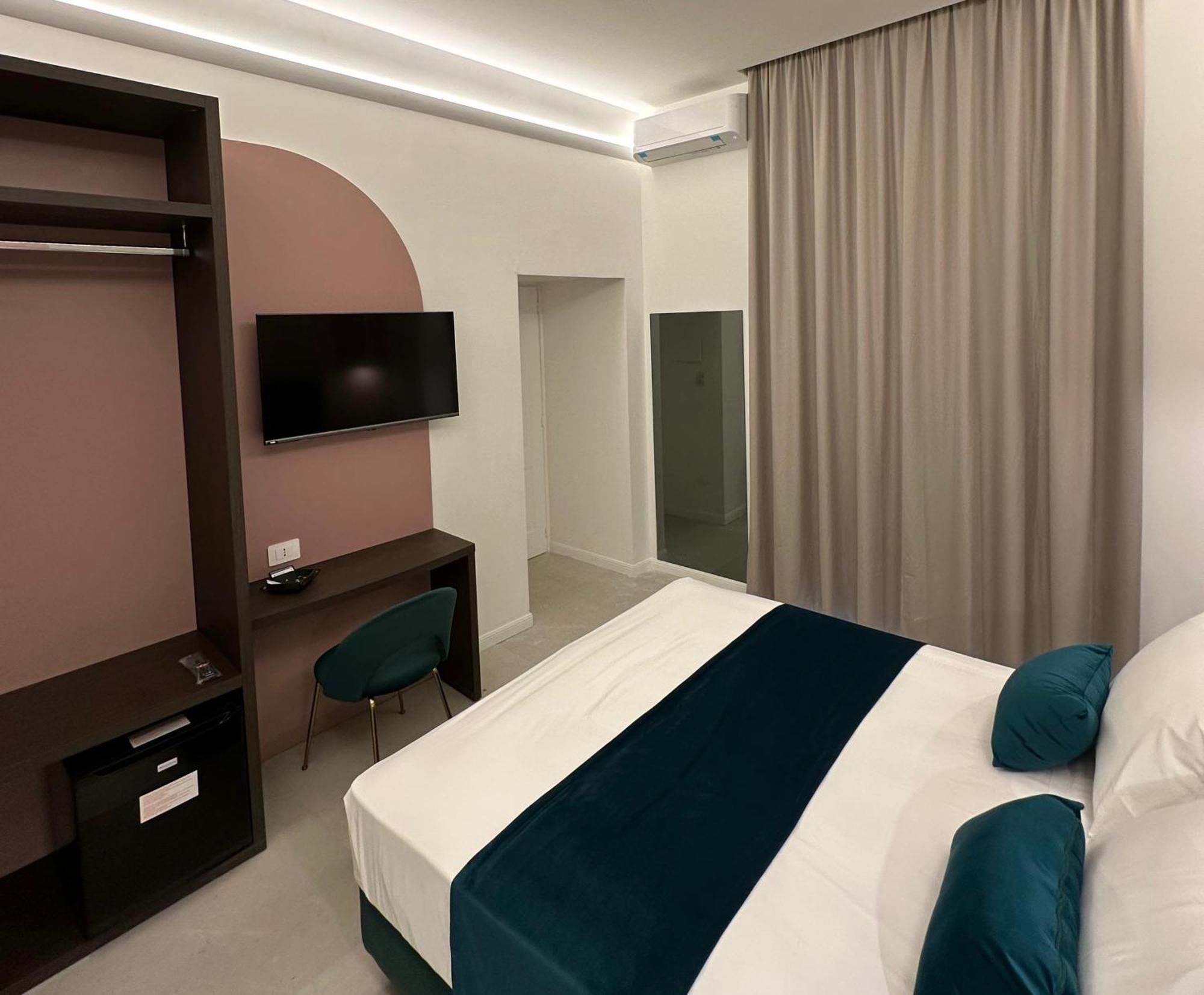 Hotiday Room Collection - Napoli Museo Suite Exterior photo