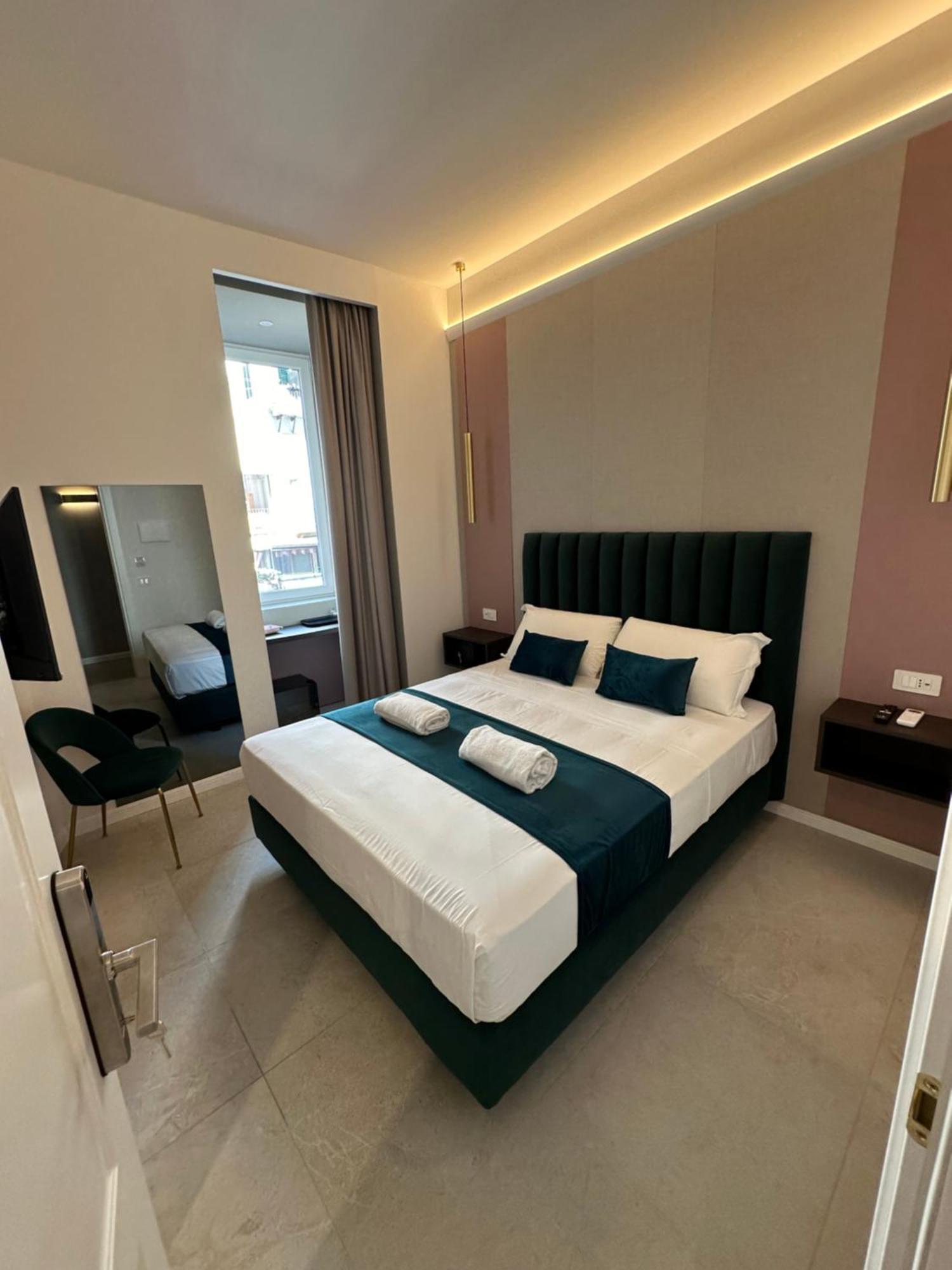 Hotiday Room Collection - Napoli Museo Suite Exterior photo